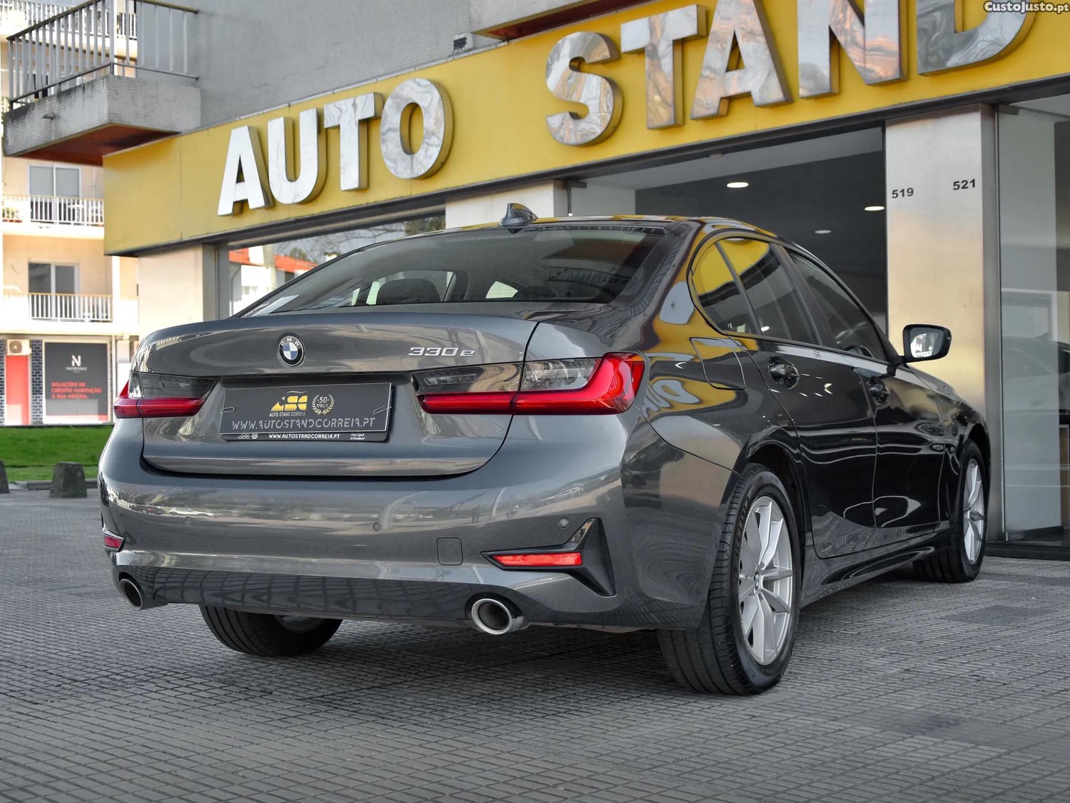 BMW 330 e Plug-in Iva Dedutível nacional — fotografia 8