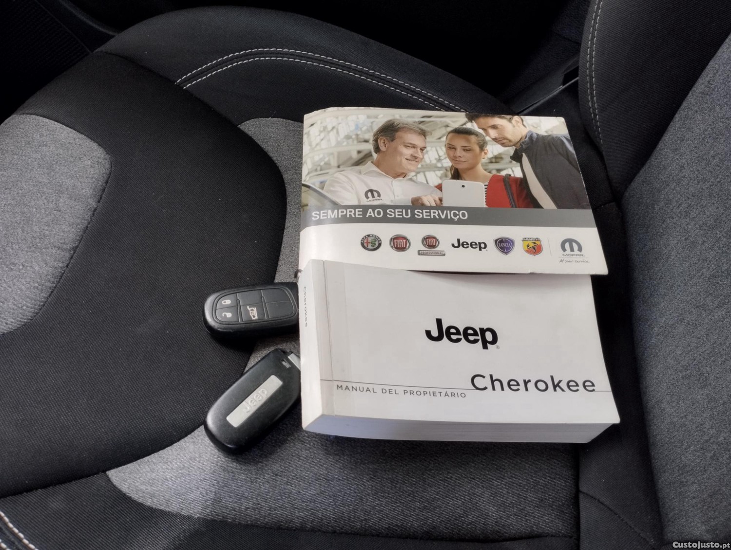 Jeep Cherokee 2.0 MJD LONGITUDE - NACIONAL - C/ GARANTIA - "C/ Gancho de Reboque" — fotografia 4