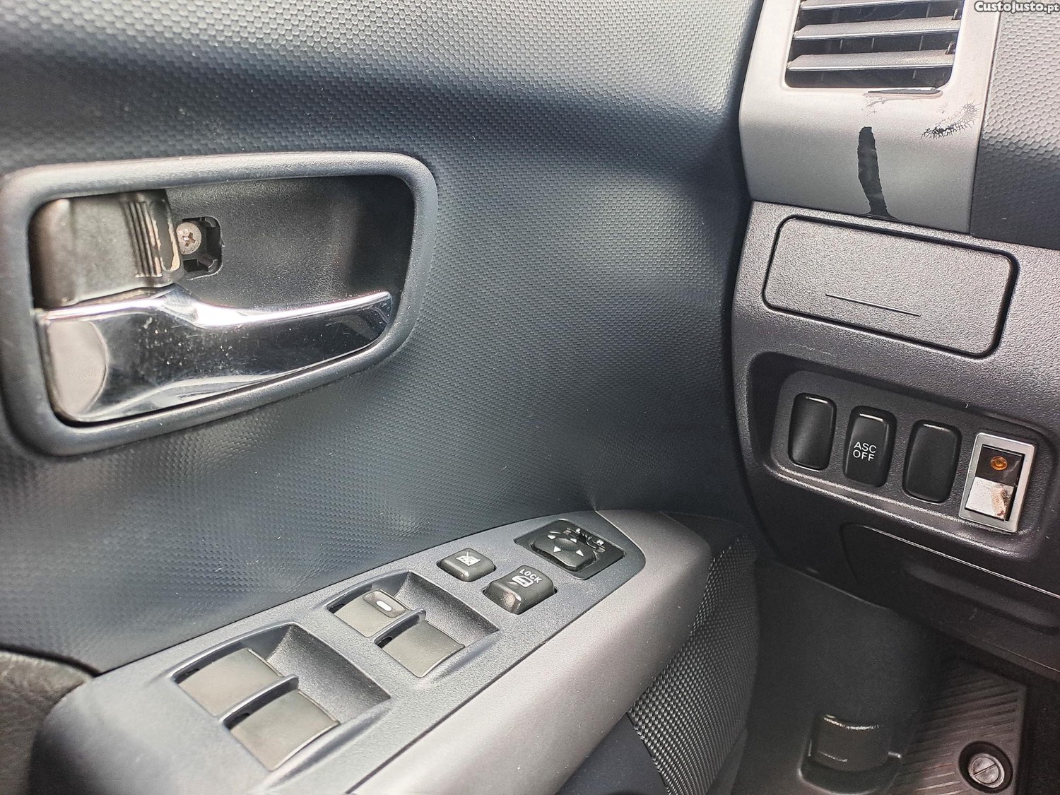 Mitsubishi Outlander 2.4 MIVEC 170CV GASOLINA 2011 — fotografia 4