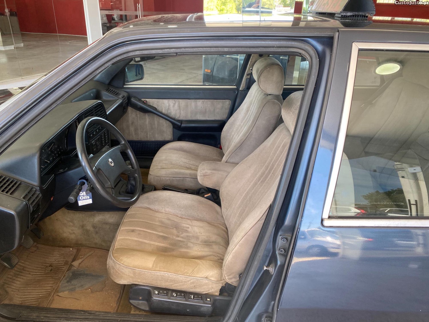 Lancia Thema 2.5 Turbo Diesel — photo 5