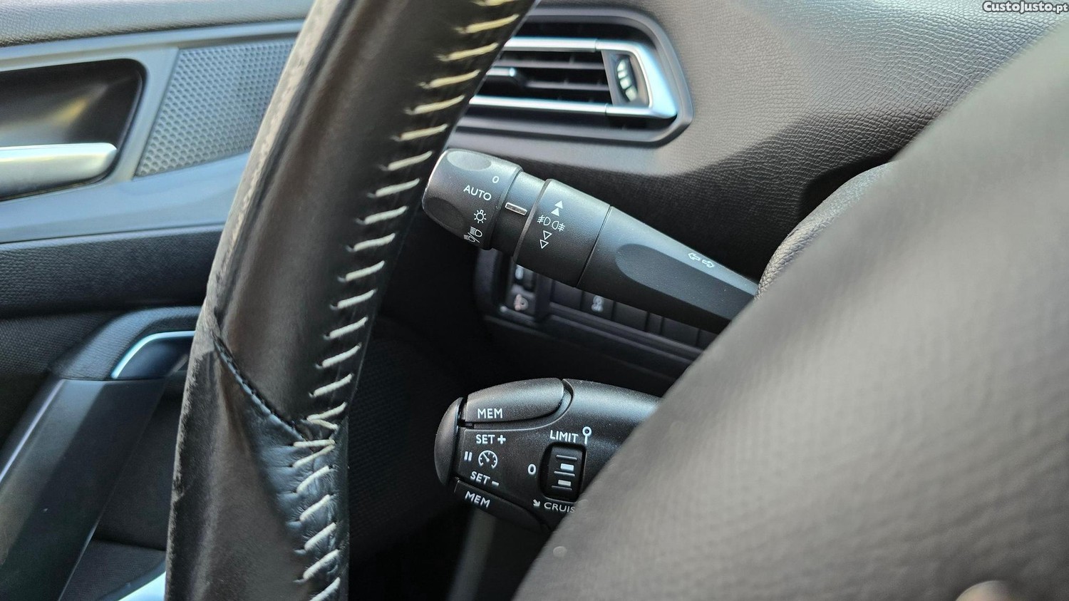 Peugeot 308 SW 1.5 BlueHDi Style — fotografia 17