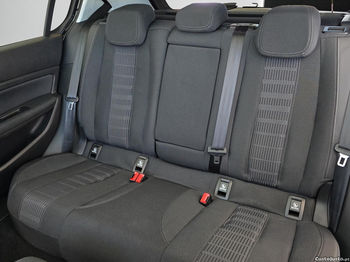 Peugeot 308 1.2 PureTech Allure — fotografia 7