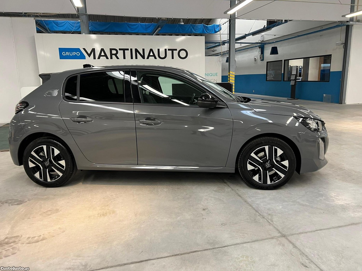 Peugeot 208 1.2 Hybrid Allure e-DCS6 — fotografia 10