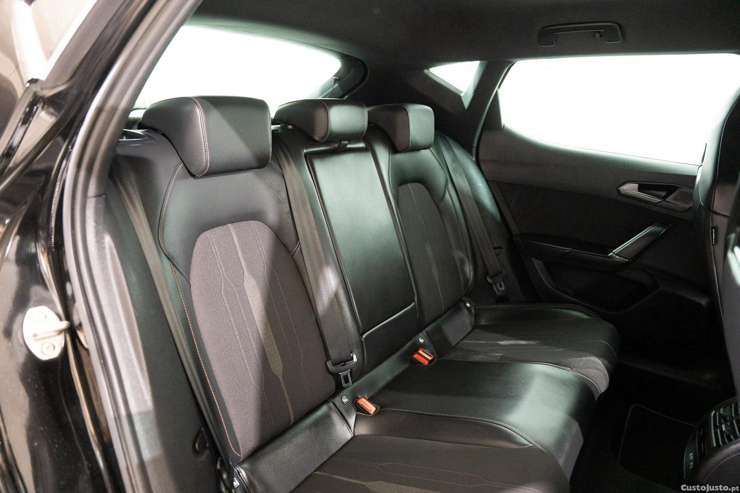 CUPRA Leon 1.4 e-Hybrid DSG — fotografia 3