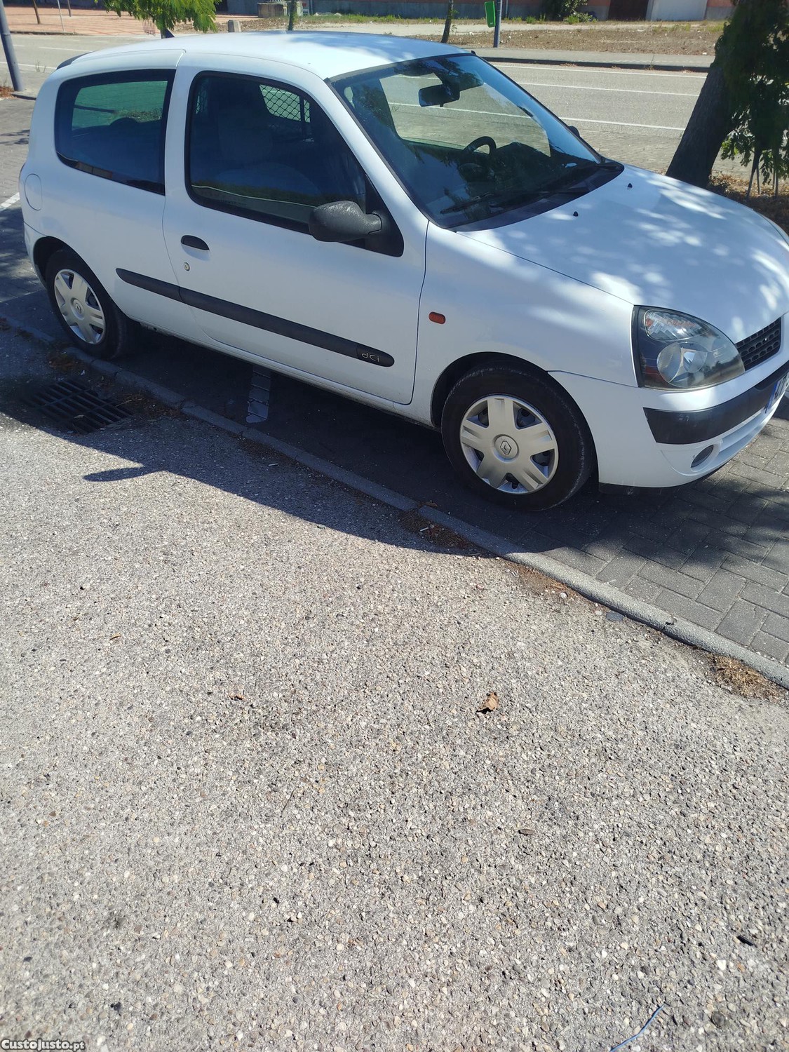 Renault Clio 1.5 Dci — fotografia 4