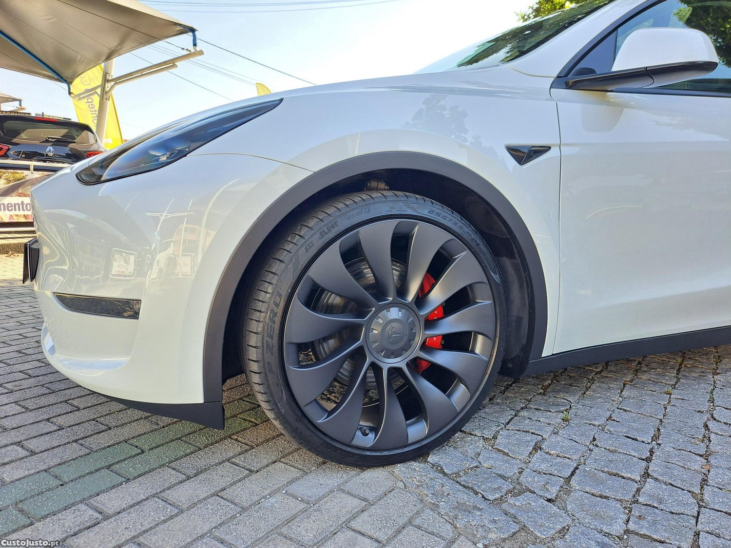 Tesla Model Y Performance Dual Motor — fotografia 3