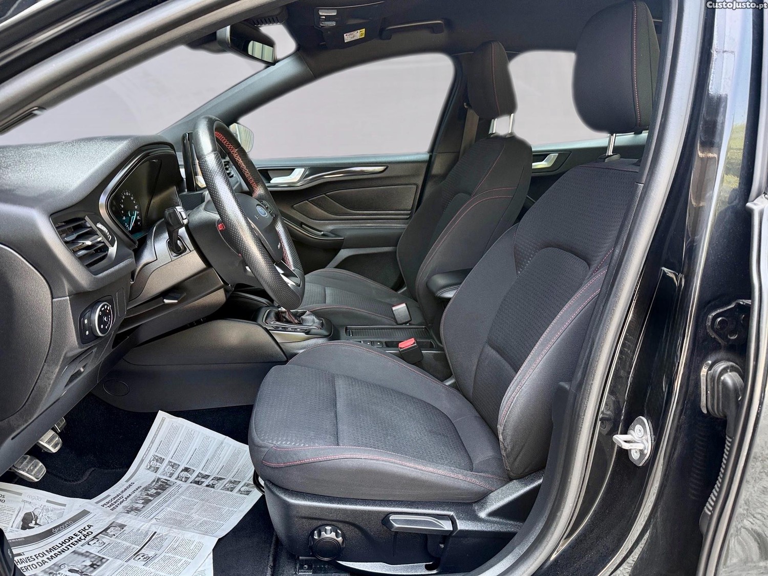 Ford Focus SW 1.5 TDCi EcoBlue ST-Line — fotografia 8