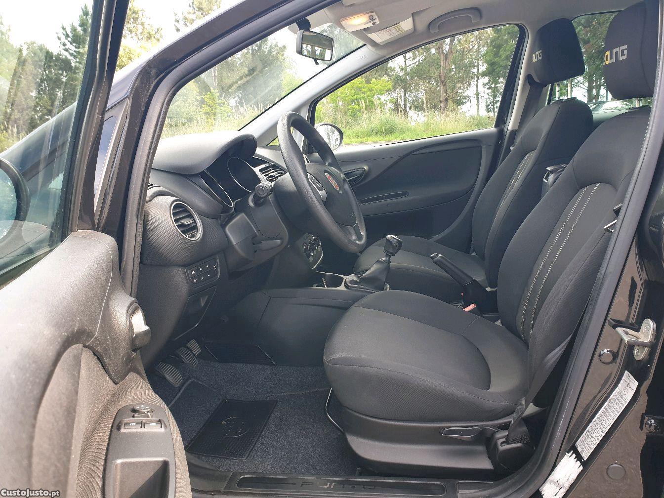Fiat Punto Young 1.2 com GPS — fotografia 3