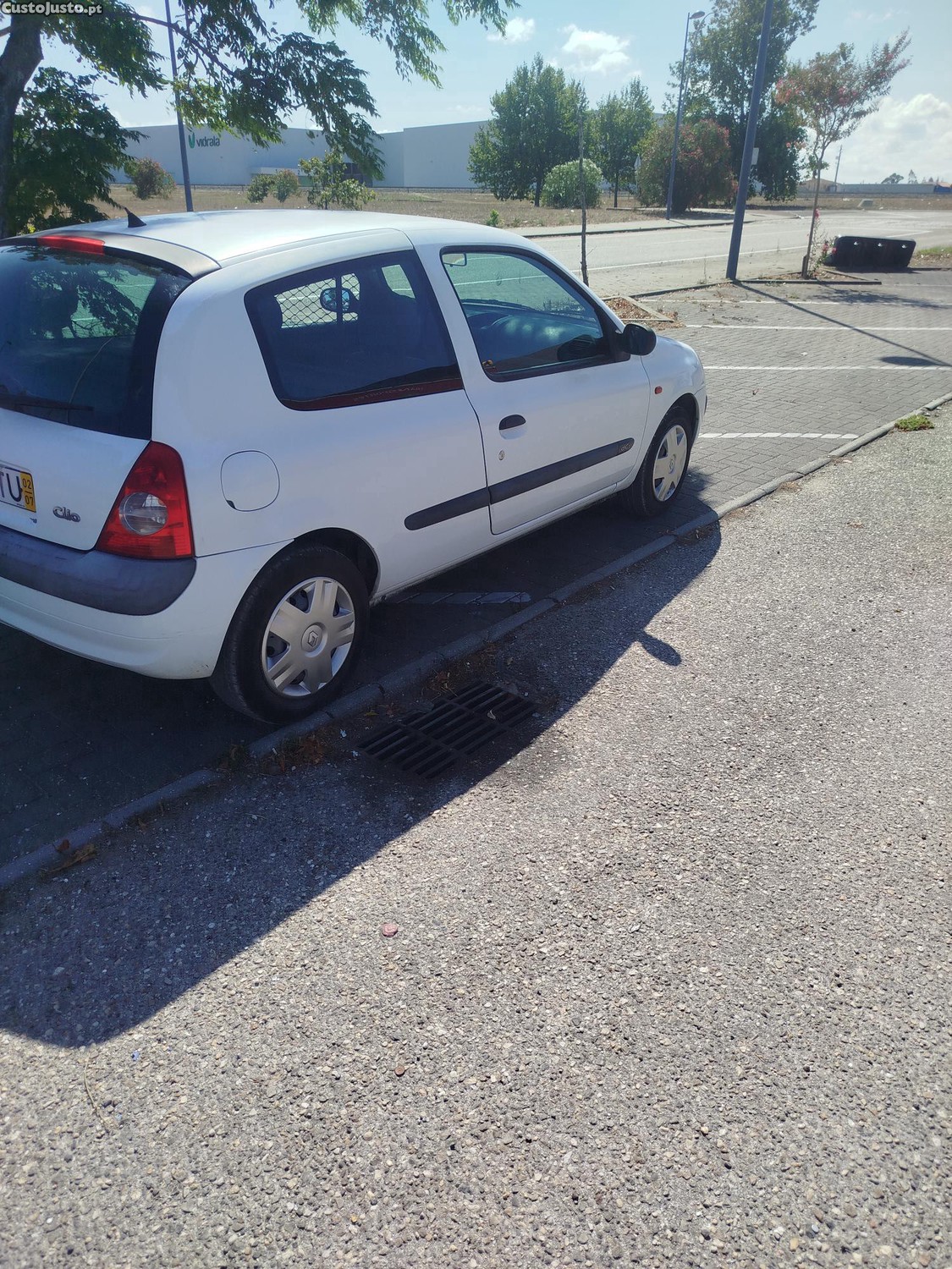 Renault Clio 1.5 Dci — fotografia 3