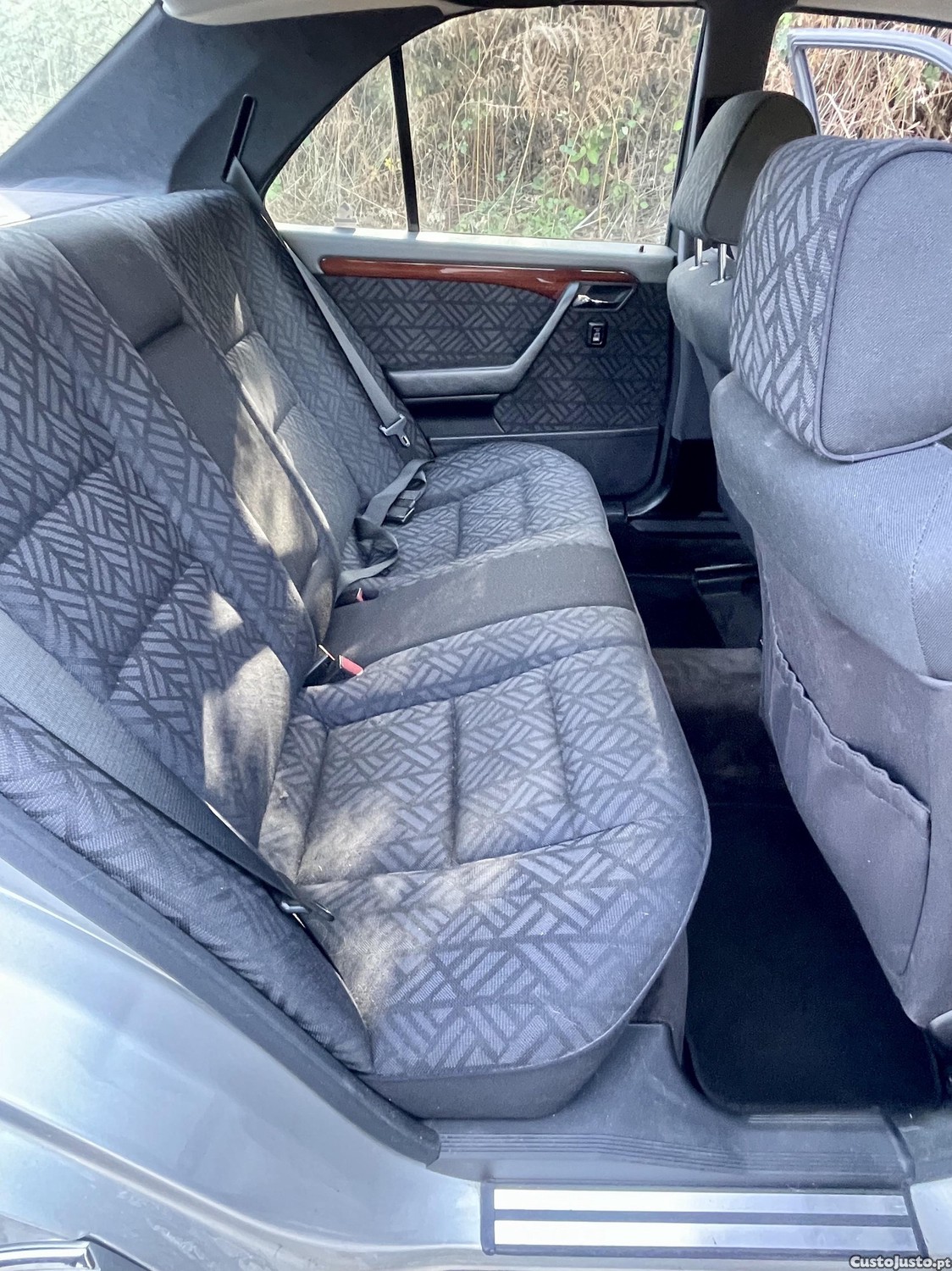 Mercedes-Benz 220 D — fotografia 4