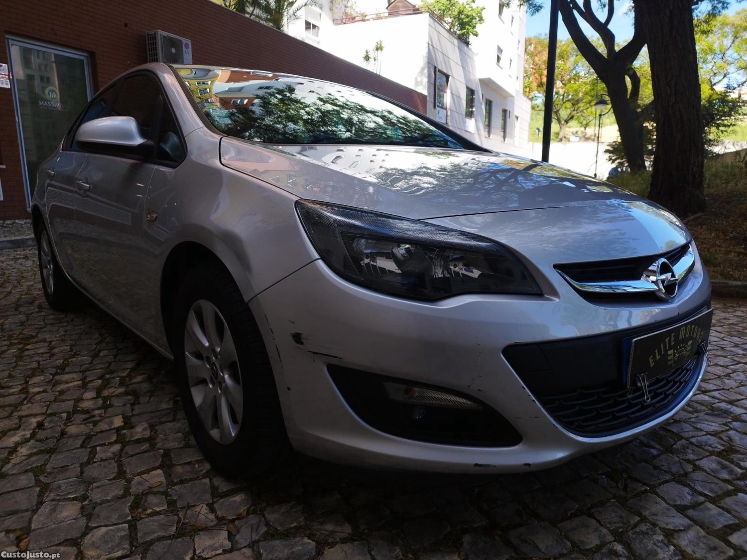 Opel Astra 1.4 — fotografia 8
