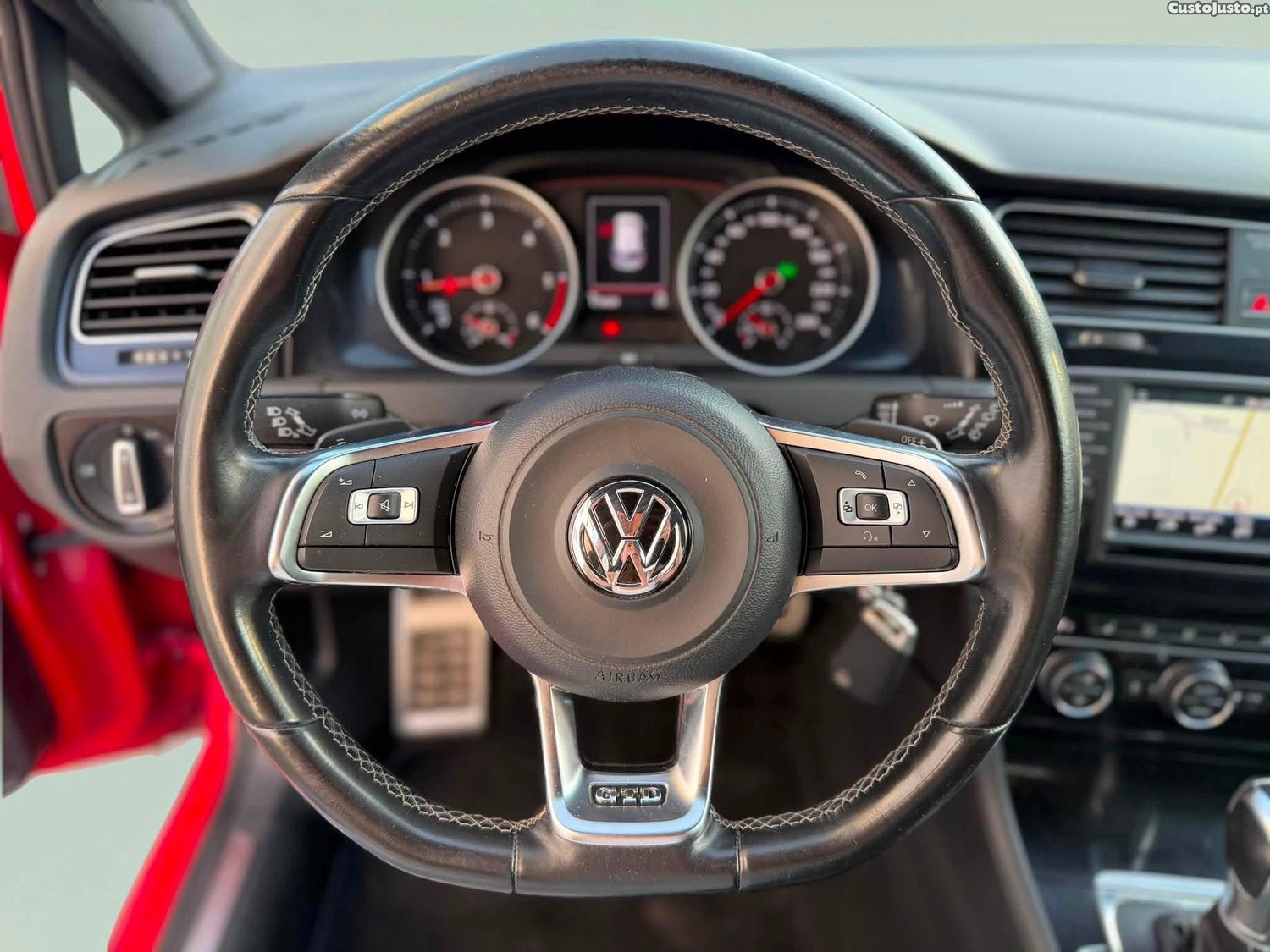 Volkswagen Golf 2.0 TDi GTD DSG — fotografia 11