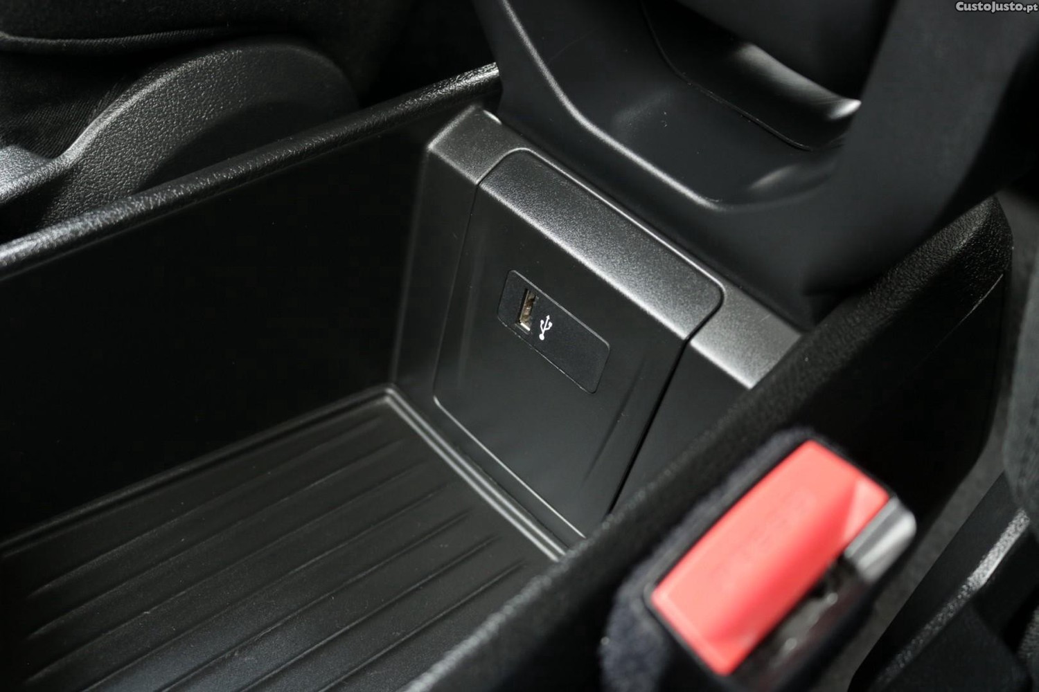 BMW 216 Active Tourer Active Tourer 216 D Advantage 116cv — fotografia 8