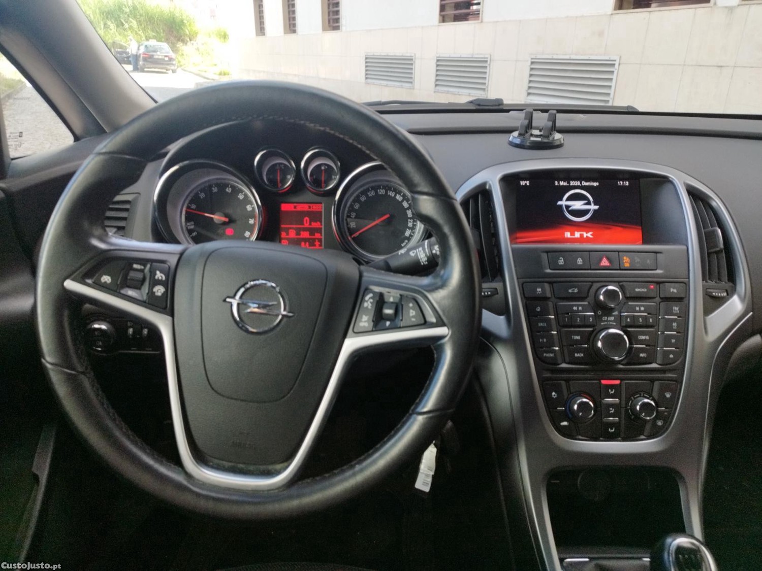 Opel Astra 1.4 — fotografia 2