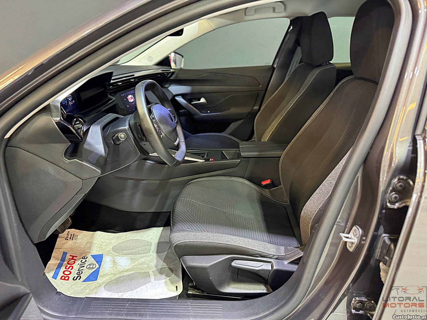 Peugeot 308 SW 1.6 Hybrid Allure e-EAT8 — fotografia 12