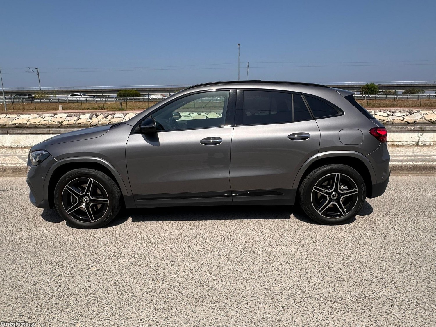 Mercedes-Benz GLA 250 e AMG Line — fotografia 12