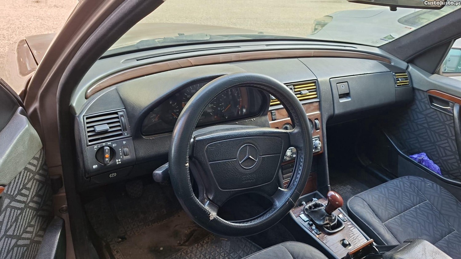Mercedes-Benz C 200 D (202 120) Elegance — photo 3