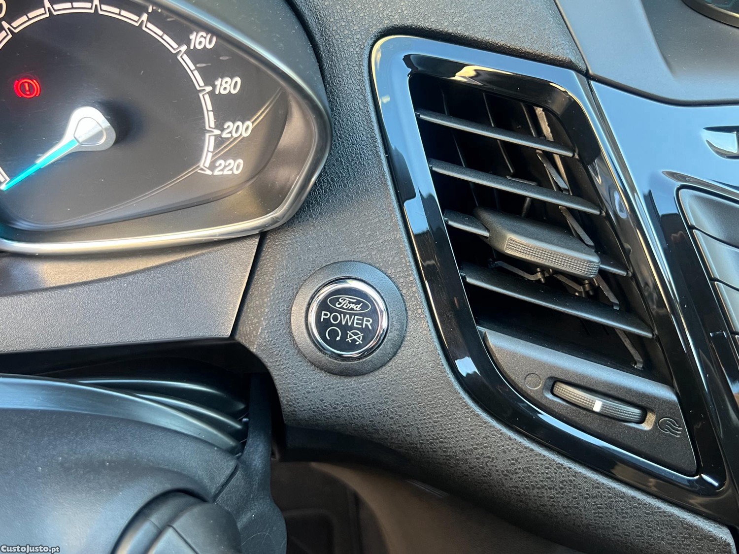 Ford Fiesta Ti-VCT Titanium — fotografia 4