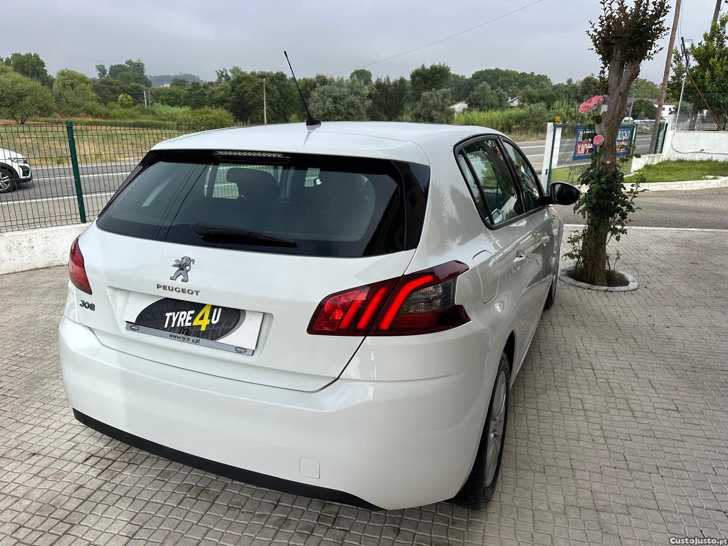 Peugeot 308 1.5 BlueHDi Style — fotografia 7