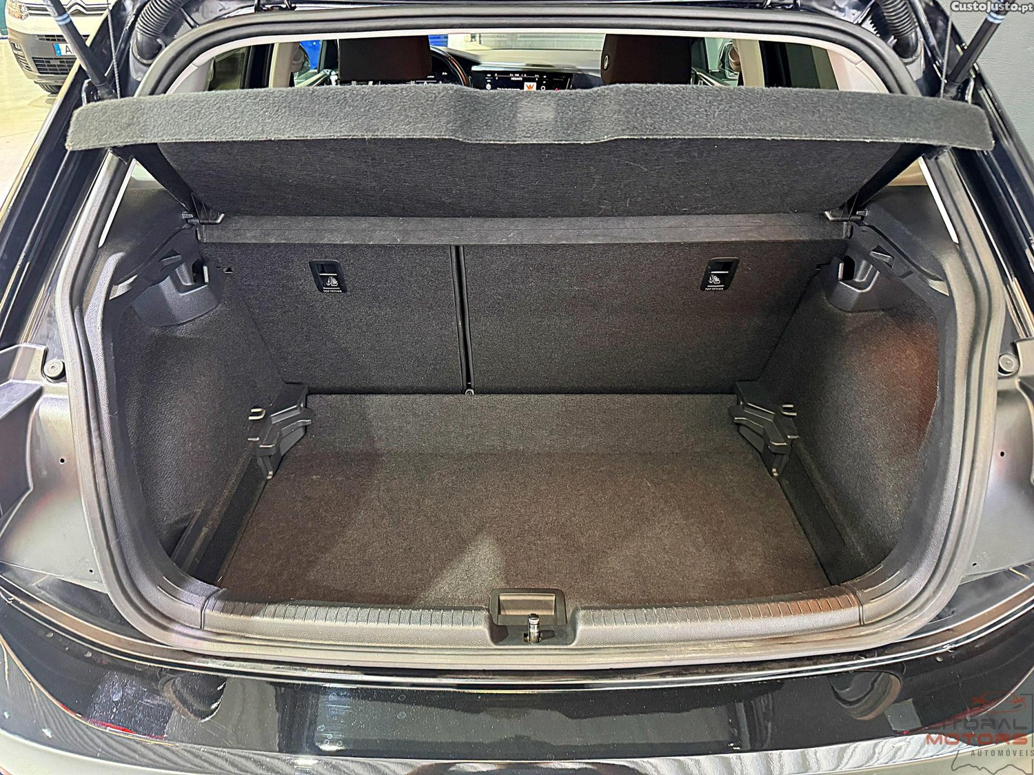 Volkswagen Polo 1.0 TSI Urban DSG — fotografia 16