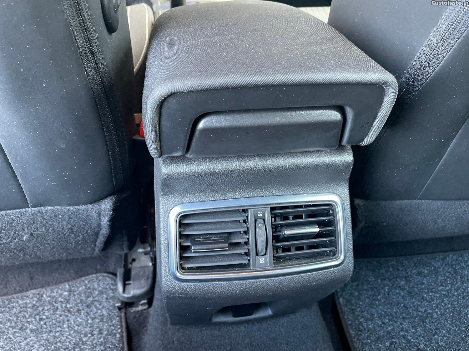 Renault Mégane 1.5 Blue dCi Limited EDC — fotografia 5