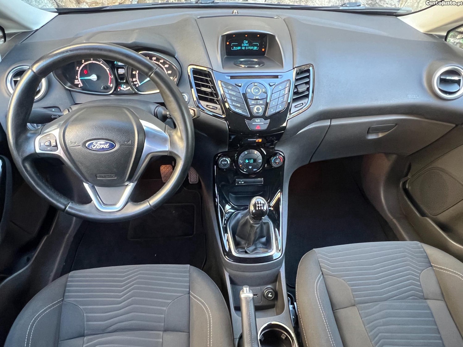 Ford Fiesta Ti-VCT Titanium — fotografia 3