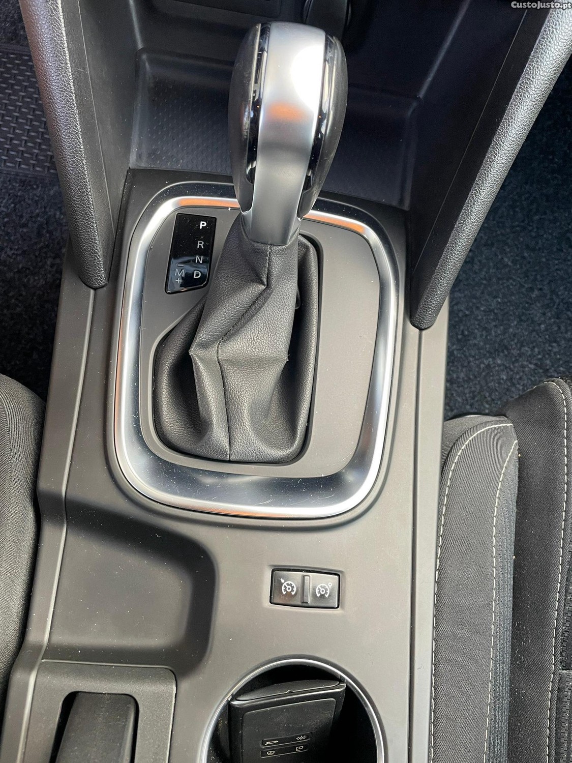 Renault Mégane 1.5 Blue dCi Limited EDC — fotografia 8