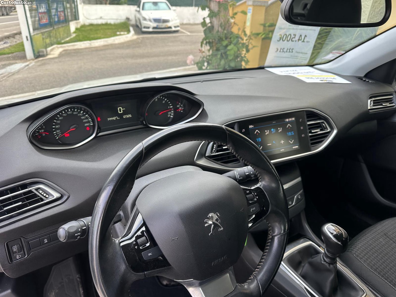 Peugeot 308 1.5 BlueHDi Style — fotografia 2