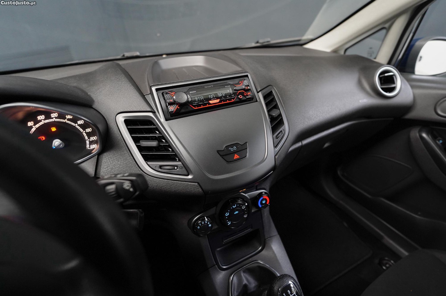 Ford Fiesta Trend 1.5 TDCI — fotografia 12