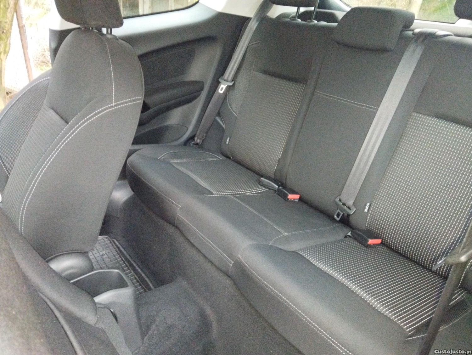 Peugeot 208 Pure Tech — fotografia 4