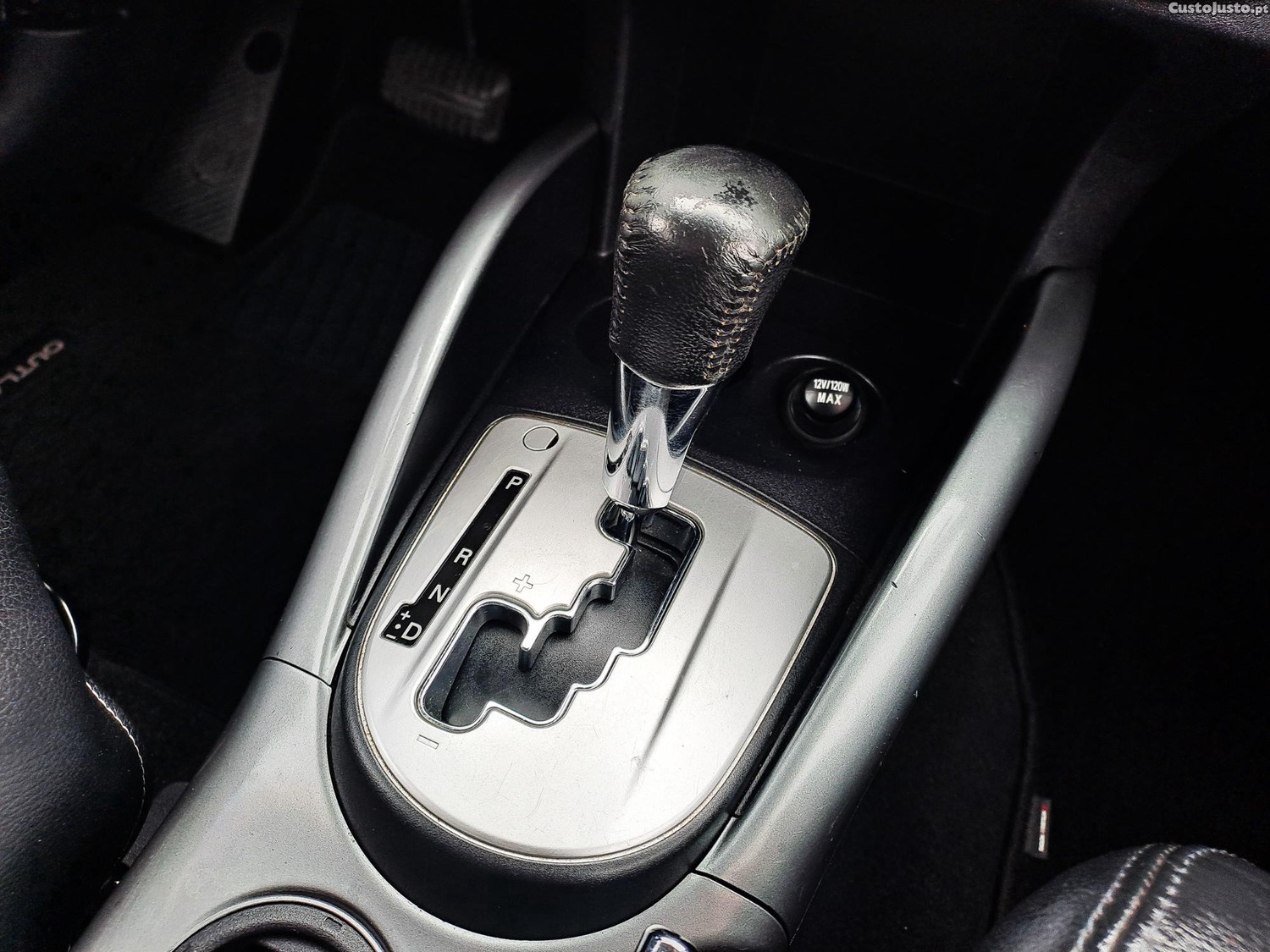 Mitsubishi Outlander 2.4 MIVEC 170CV GASOLINA 2011 — fotografia 8