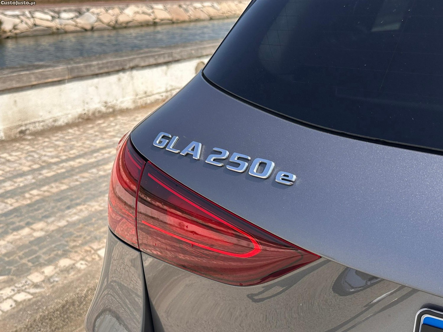 Mercedes-Benz GLA 250 e AMG Line — fotografia 5