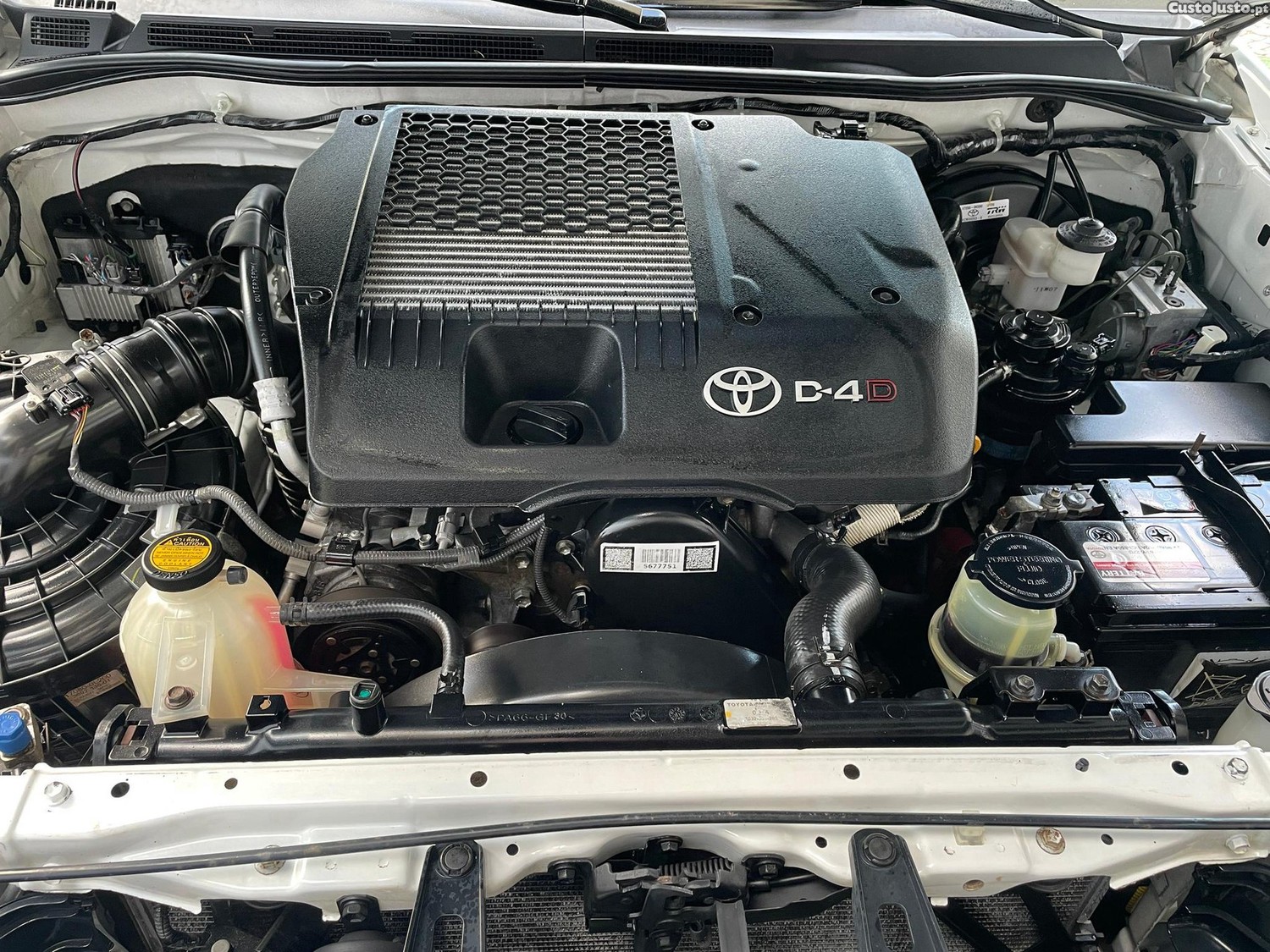 Toyota Hilux 2.5 D-4D 4WD CS CM — fotografia 3