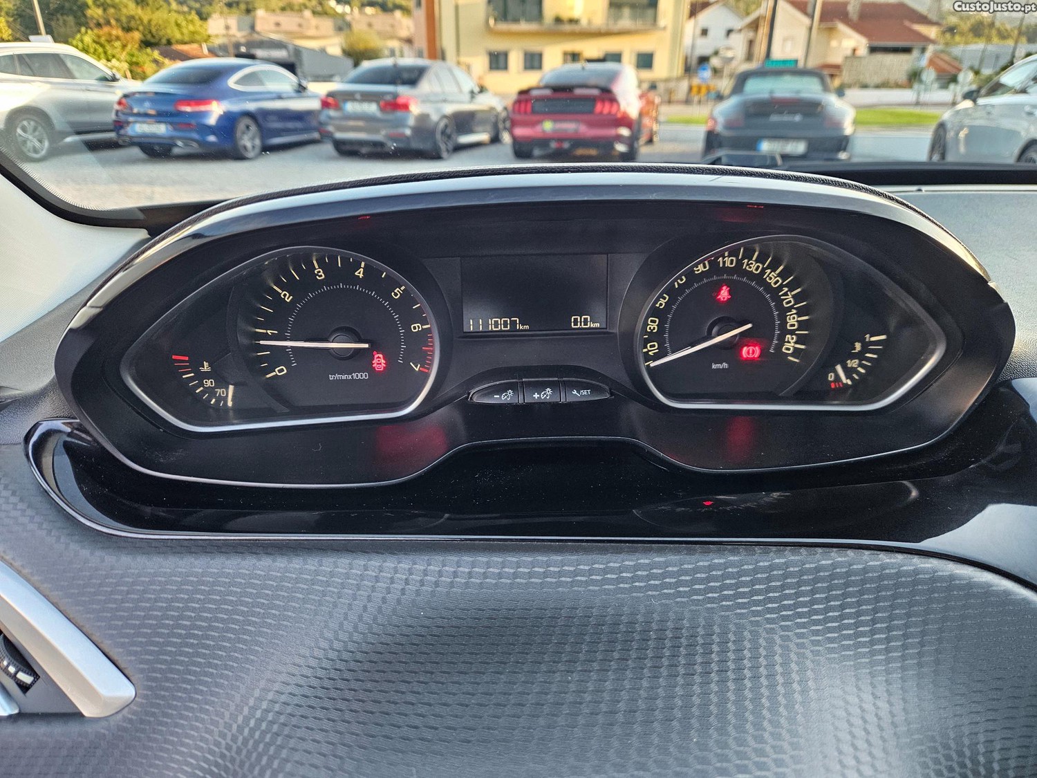Peugeot 2008 1.2 Style — fotografia 11