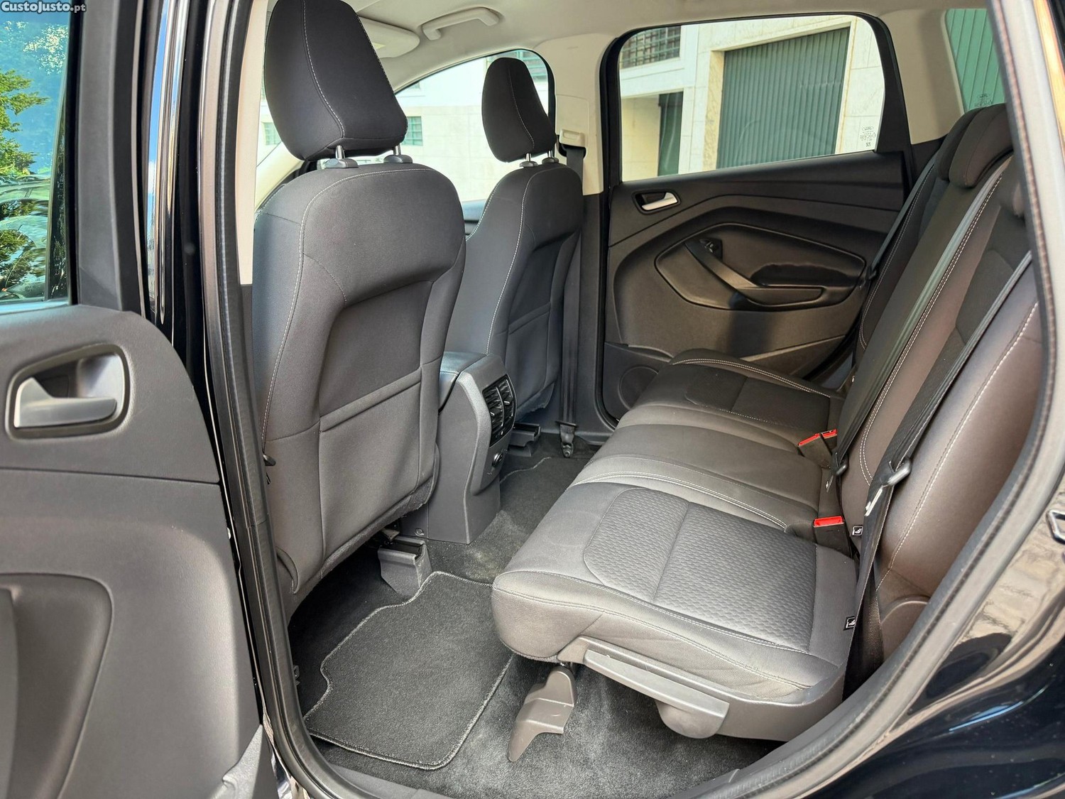 Ford Kuga 1.5 EcoBlue TITANIUM — fotografia 3