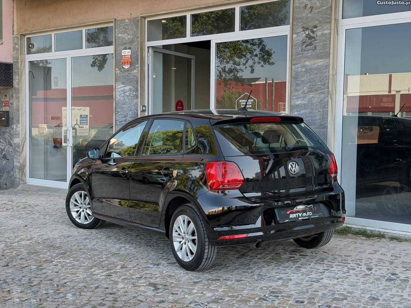 Volkswagen Polo 1.4 TDI Lounge — fotografia 14