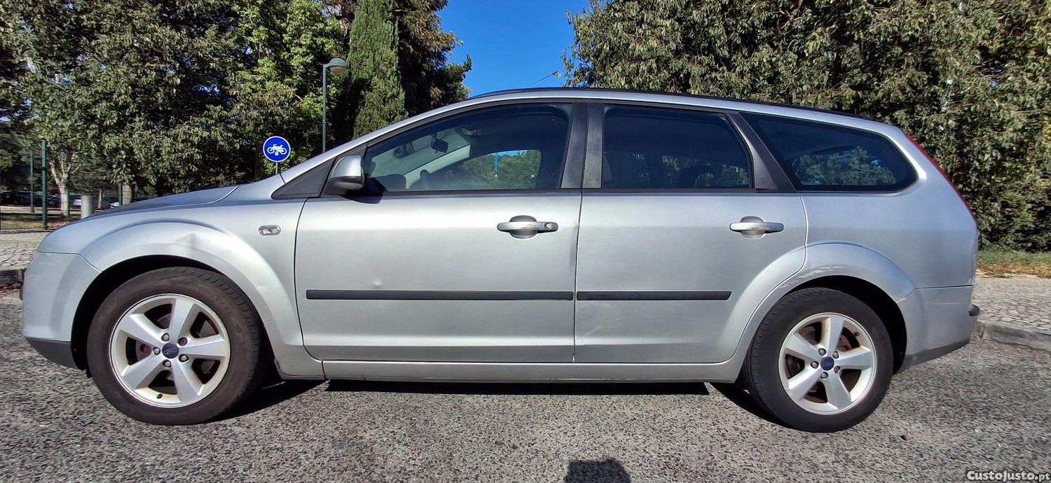 Ford Focus () — fotografia 4