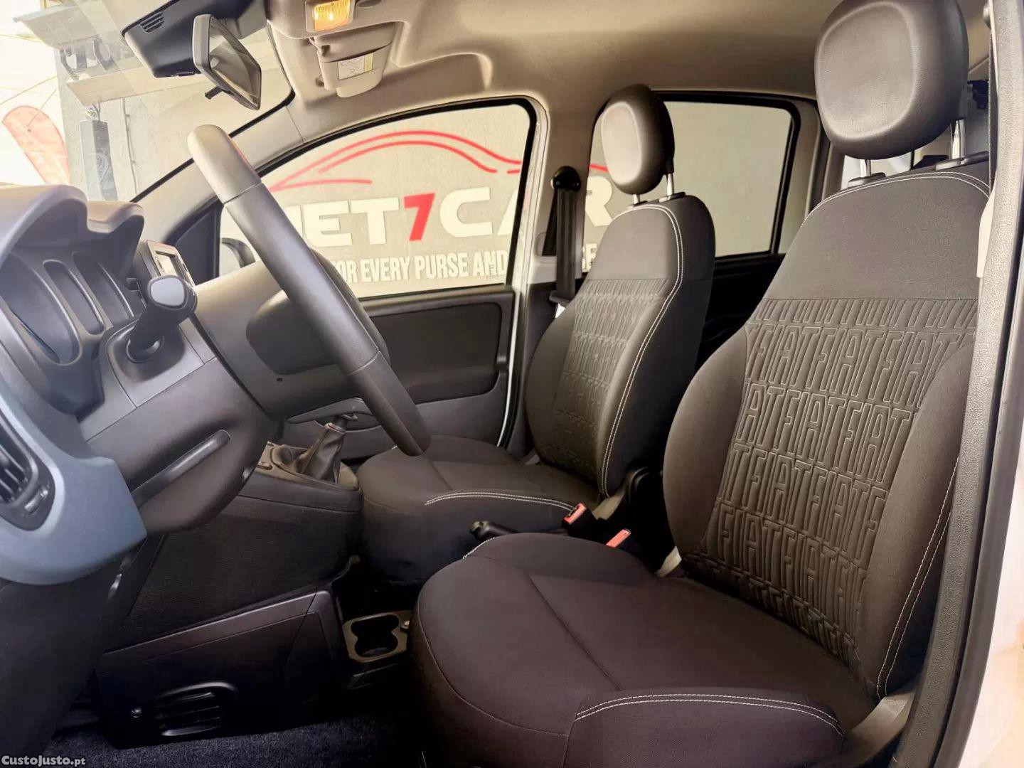 Fiat Panda 1.0 hybrid city cross — fotografia 11