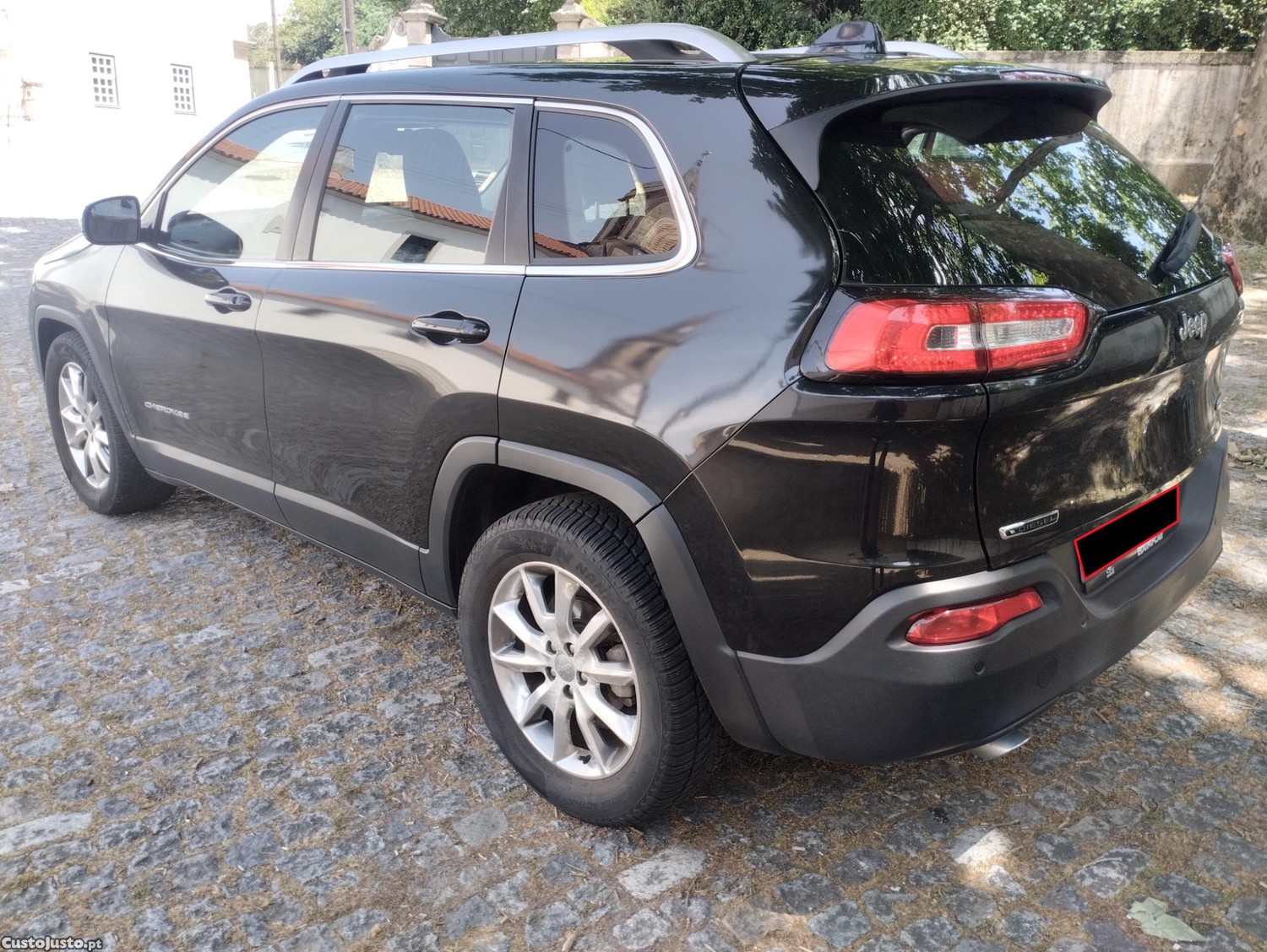 Jeep Cherokee 2.0 MJD LONGITUDE - NACIONAL - C/ GARANTIA - "C/ Gancho de Reboque" — fotografia 26