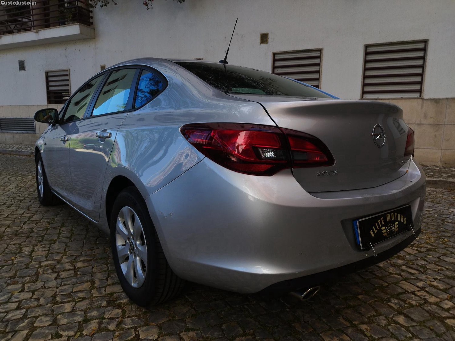 Opel Astra 1.4 — fotografia 6