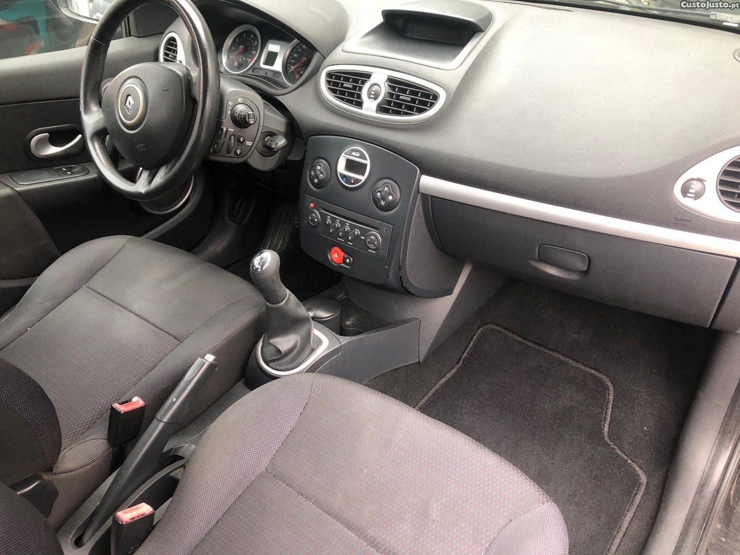 Renault Clio 1.2 — fotografia 2