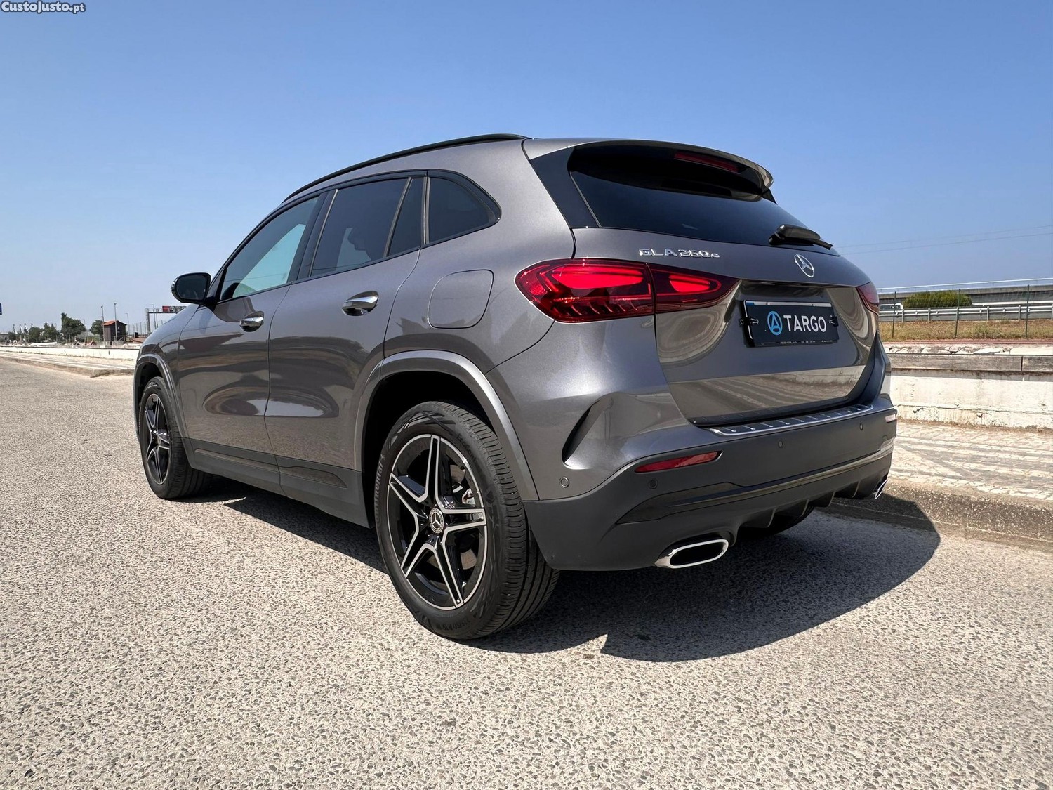 Mercedes-Benz GLA 250 e AMG Line — fotografia 10