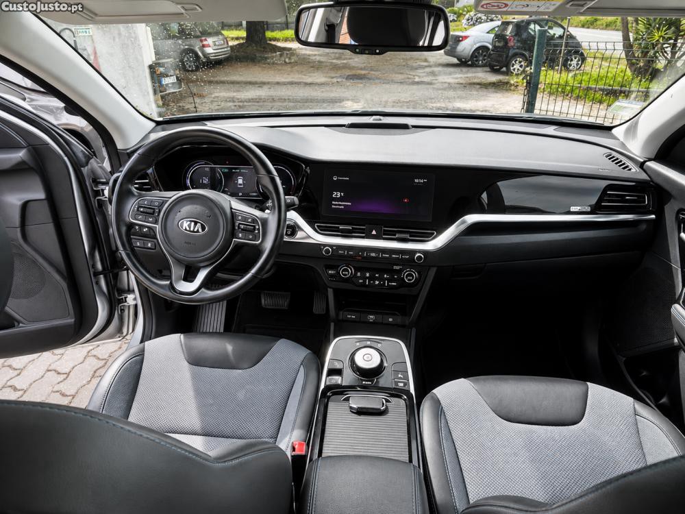 Kia e-Niro E-NIRO EV 64KWH TECH — fotografia 5