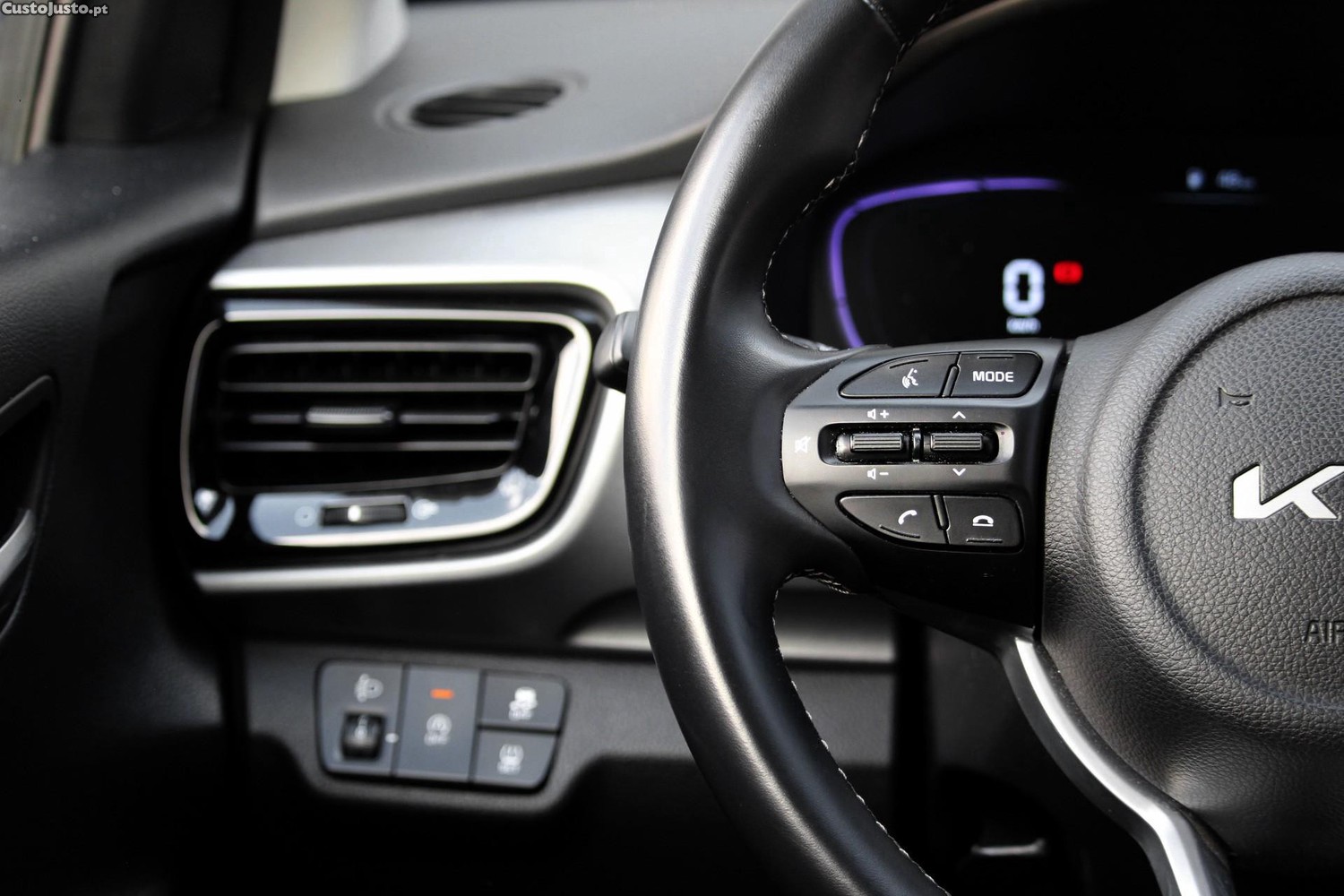 Kia Stonic 1.0 T-GDi Drive — fotografia 8