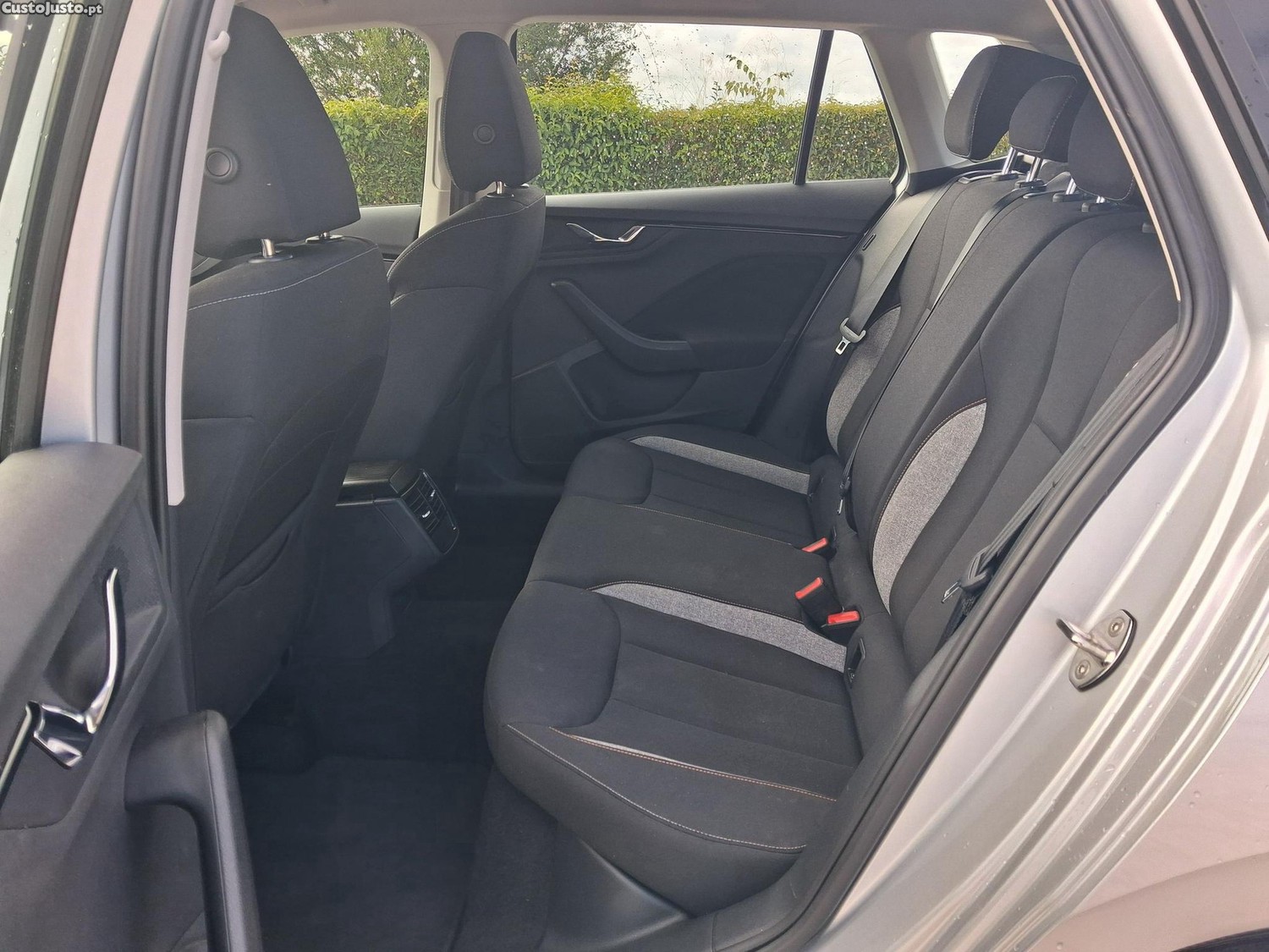 Skoda Kamiq 1.0 TSI Style — fotografia 11