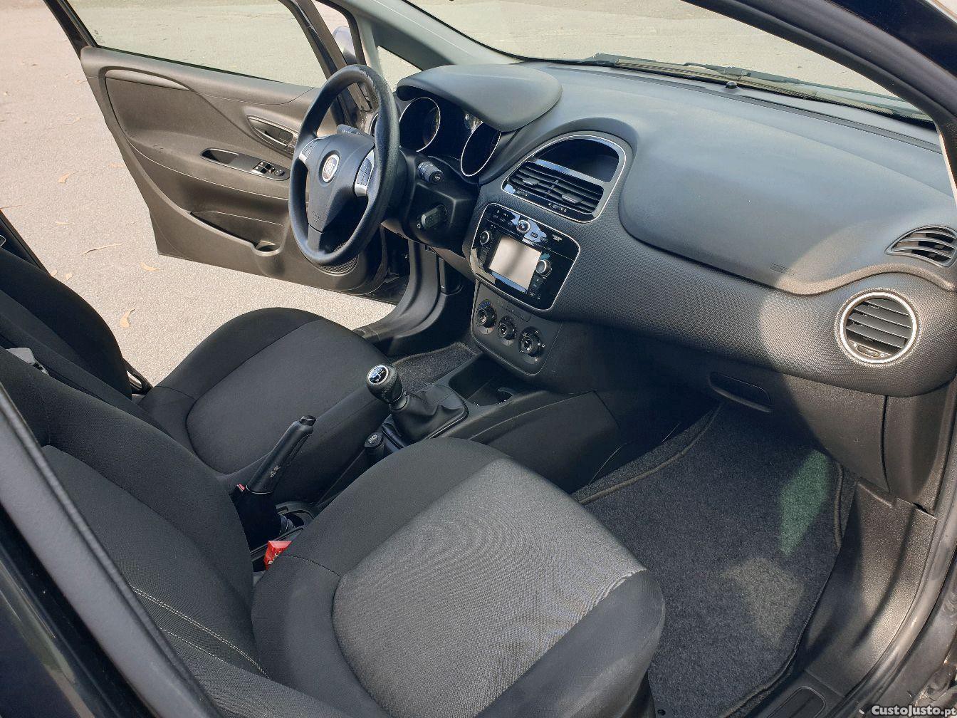 Fiat Punto Young 1.2 com GPS — fotografia 2