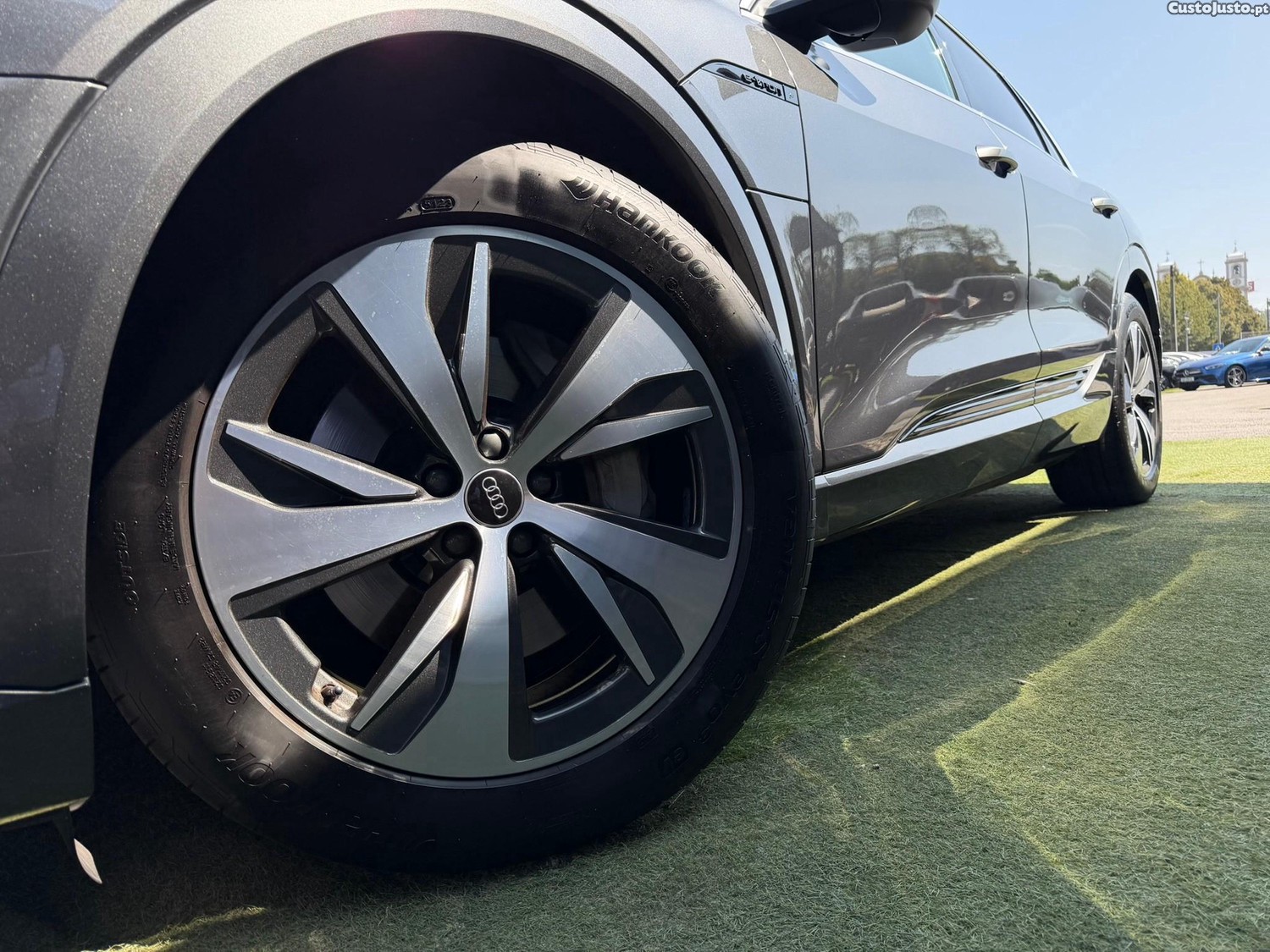 Audi Q8 e-Tron 50 quattro S line — fotografia 26