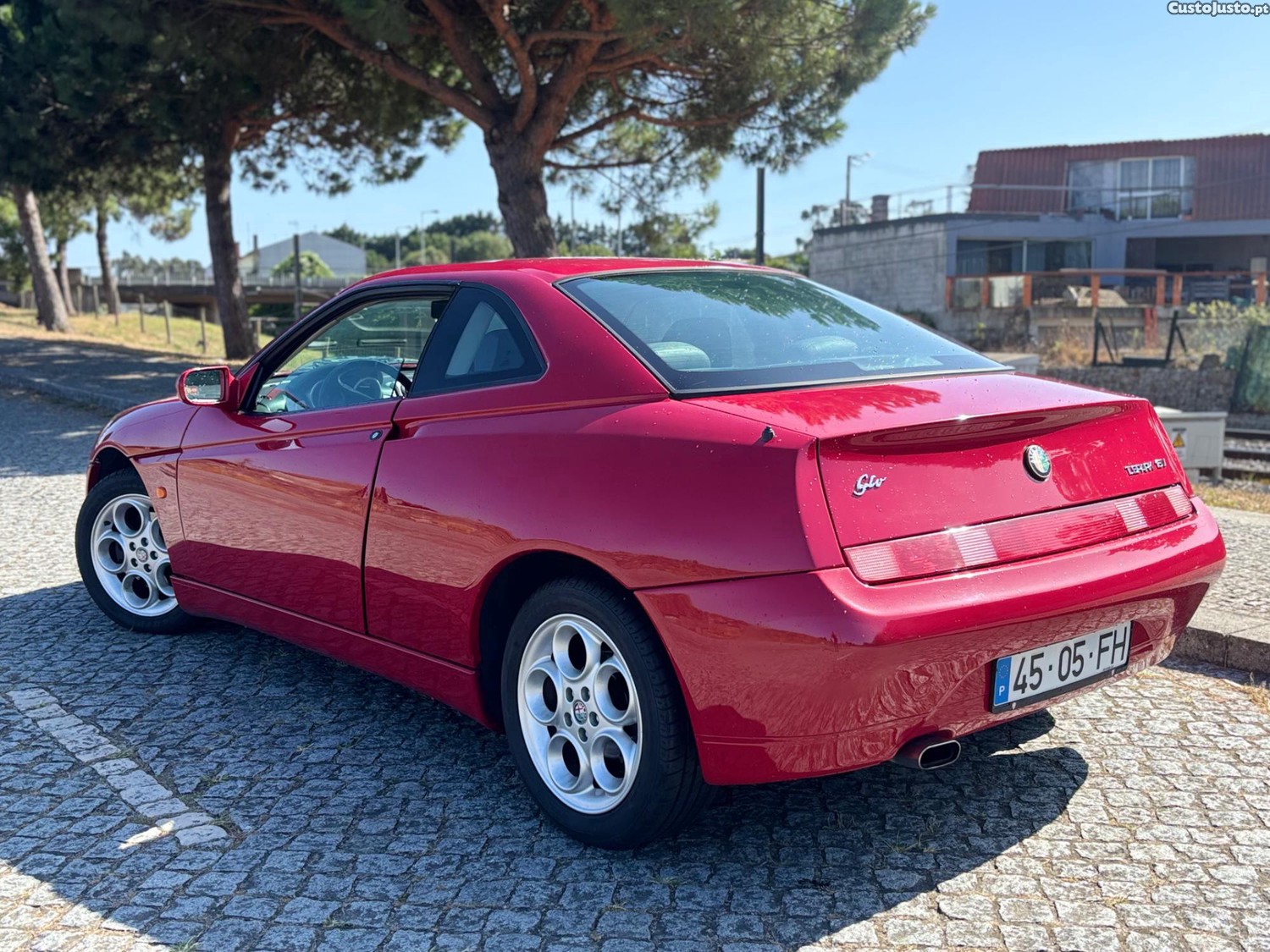 Alfa Romeo GTV 2.0 Twin Spark — fotografia 4