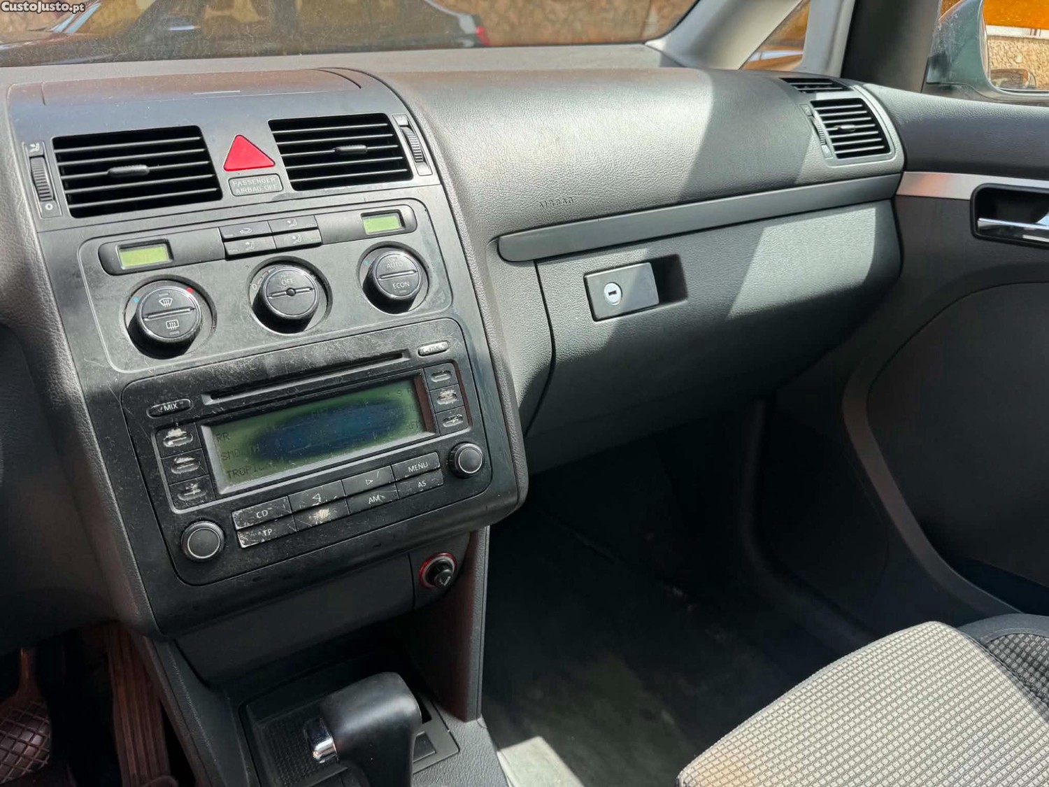 Volkswagen Touran 1.9 TDI DSG 7L — fotografia 3