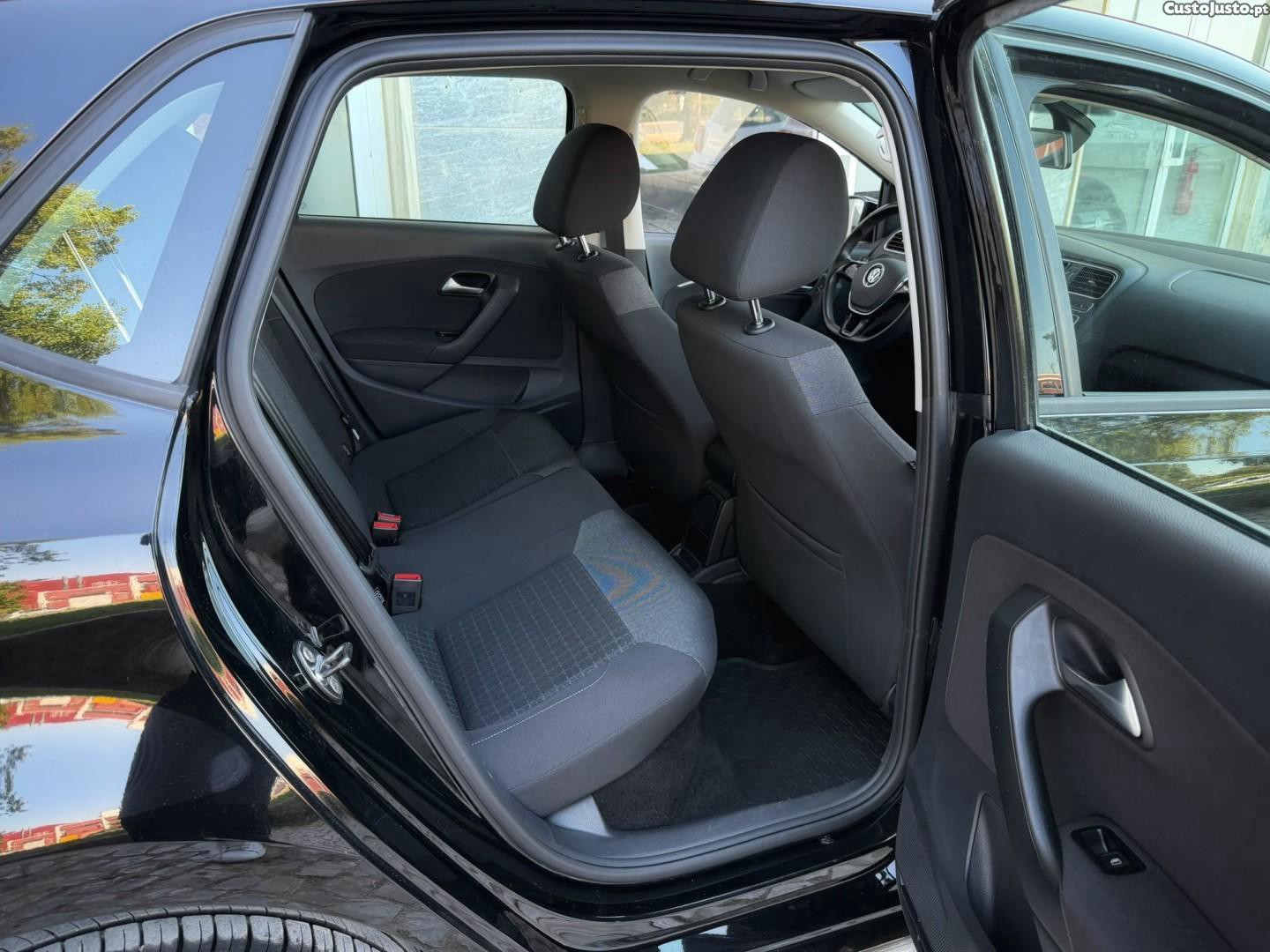 Volkswagen Polo 1.4 TDI Lounge — fotografia 17